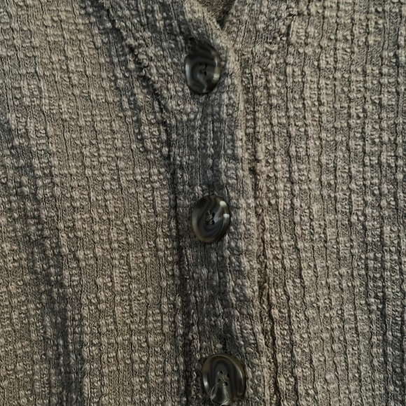 Two by Vince Camuto Women's Long Sleeve Button Up Cardigan - Picture 3 of 7